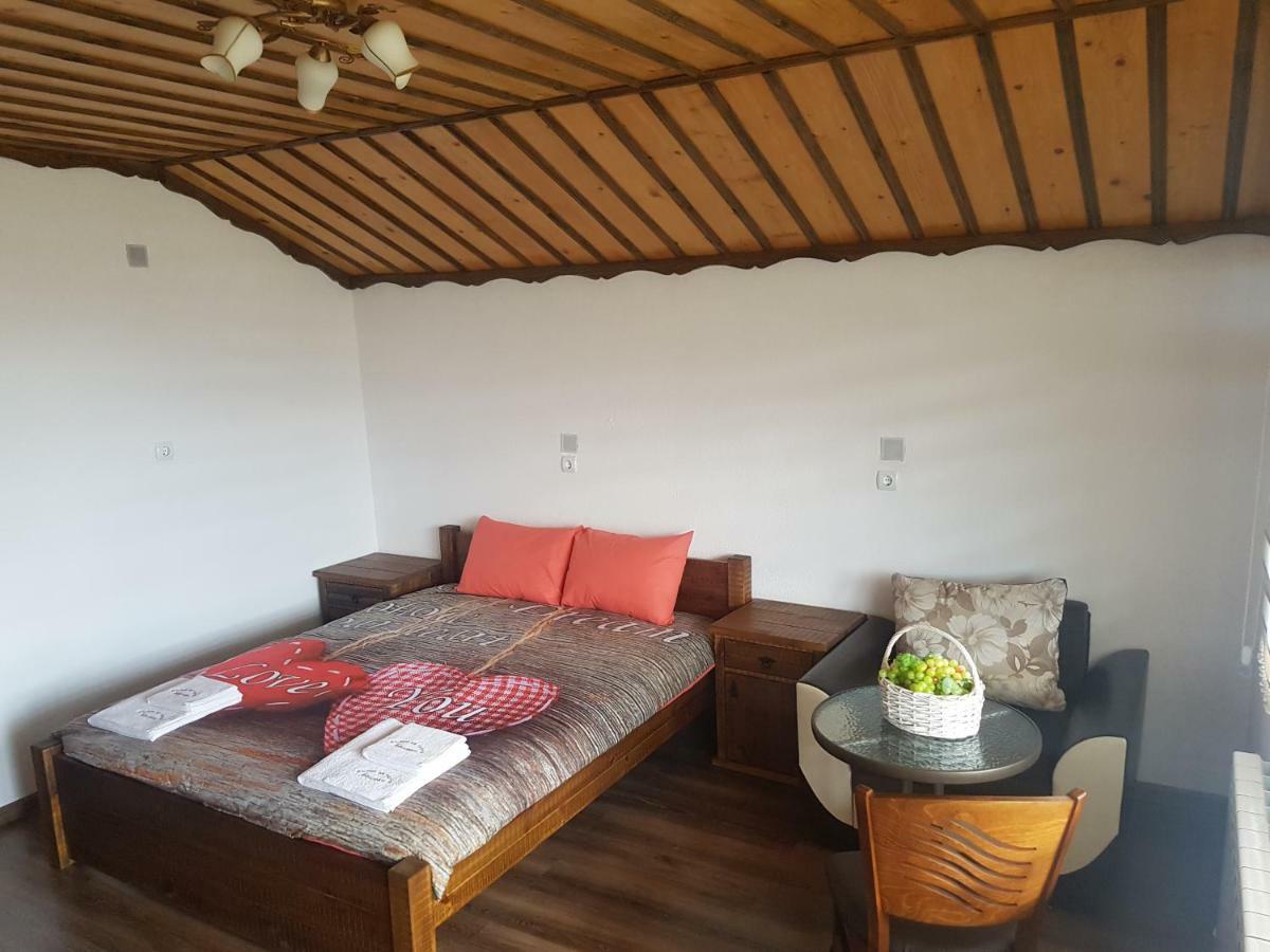 Къщи За Гости Башеви Sarnitsa Exterior foto